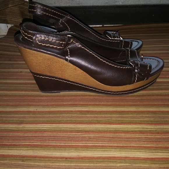 Heels - Picture 2 of 3